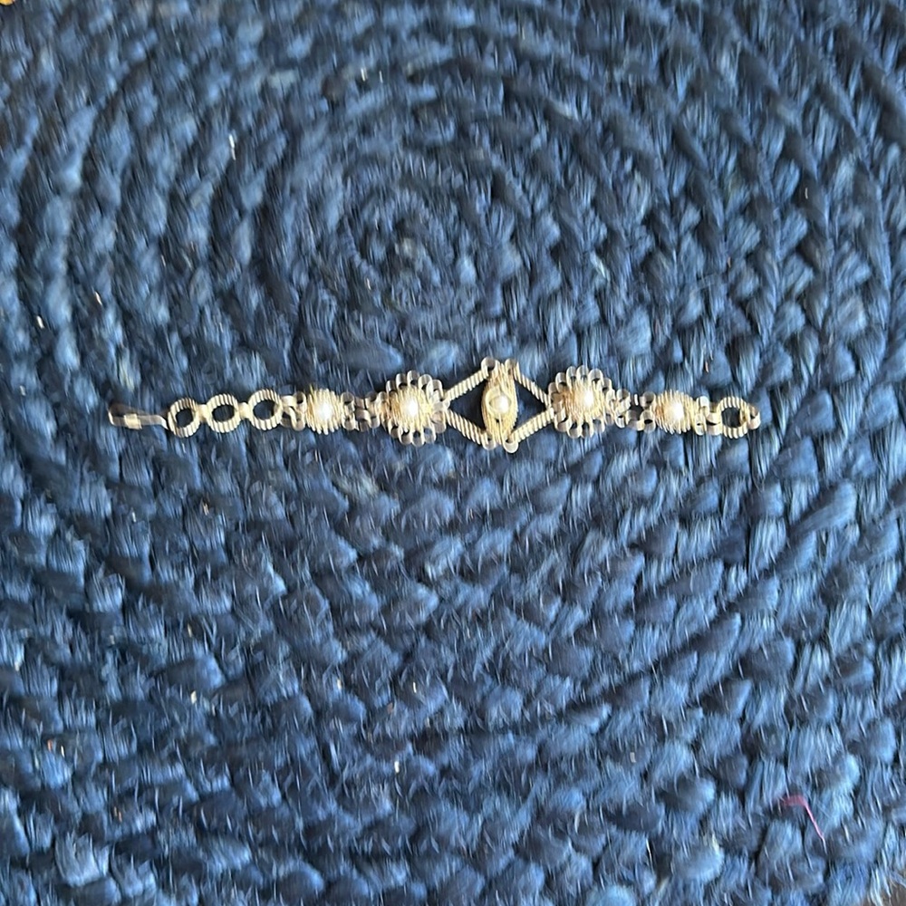 Handmade Mexican Bracelet with white beads.